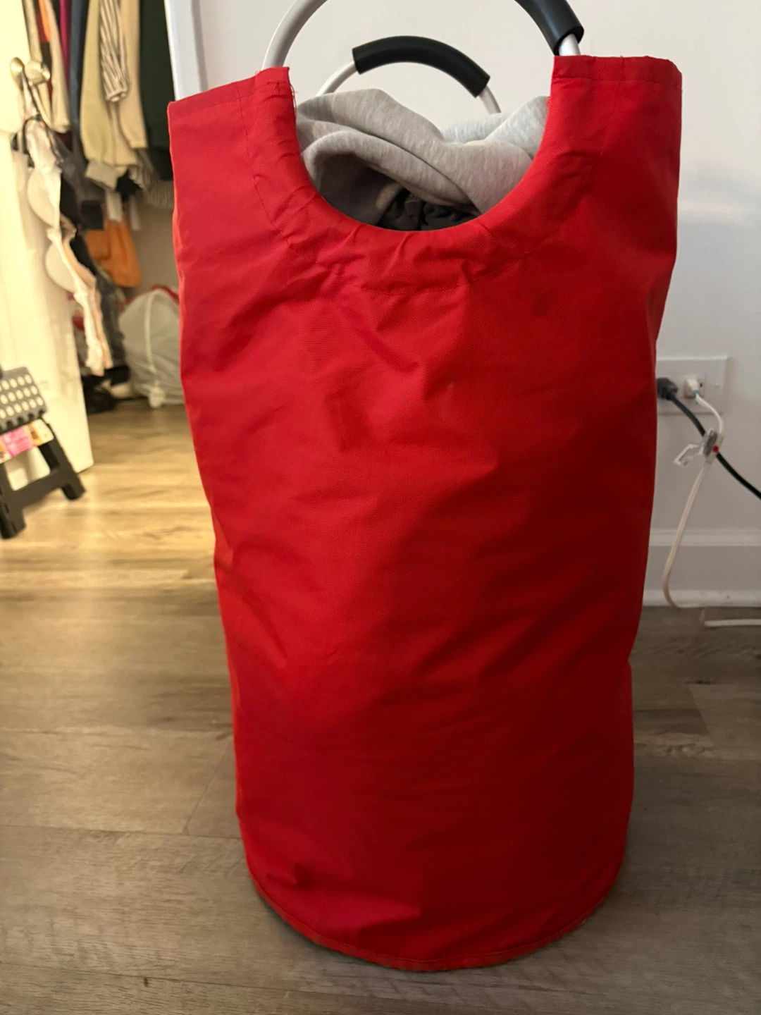 Red Laundry Hamper with Handles - photo 3