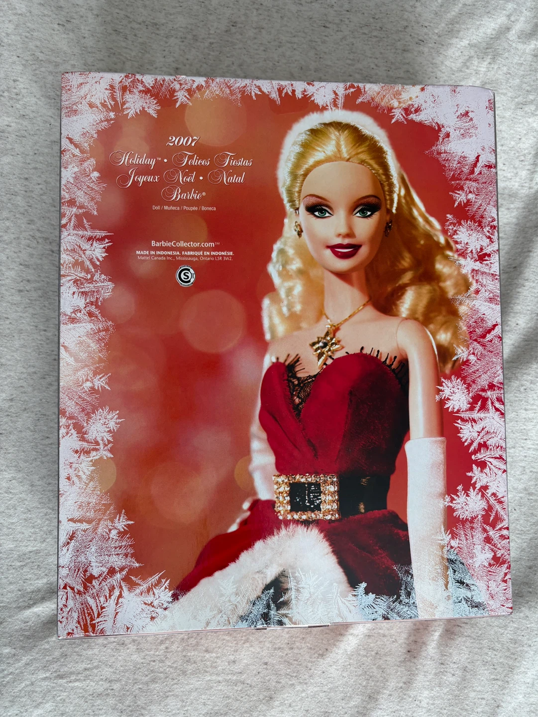 2007 Holiday Barbie Doll - photo 3