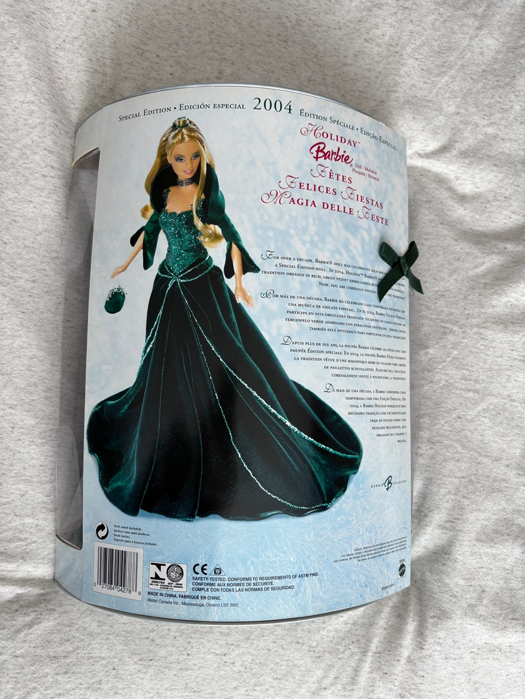 Holiday Barbie 2004 Special Edition Doll - photo 2