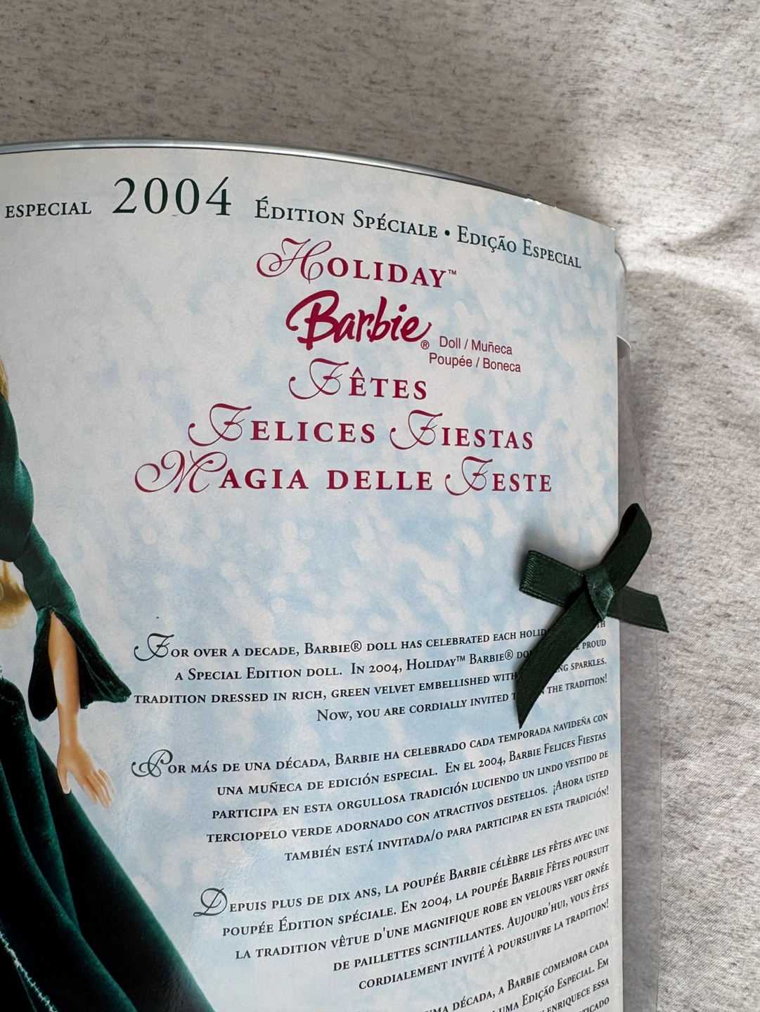 Holiday Barbie 2004 Special Edition Doll - photo 5