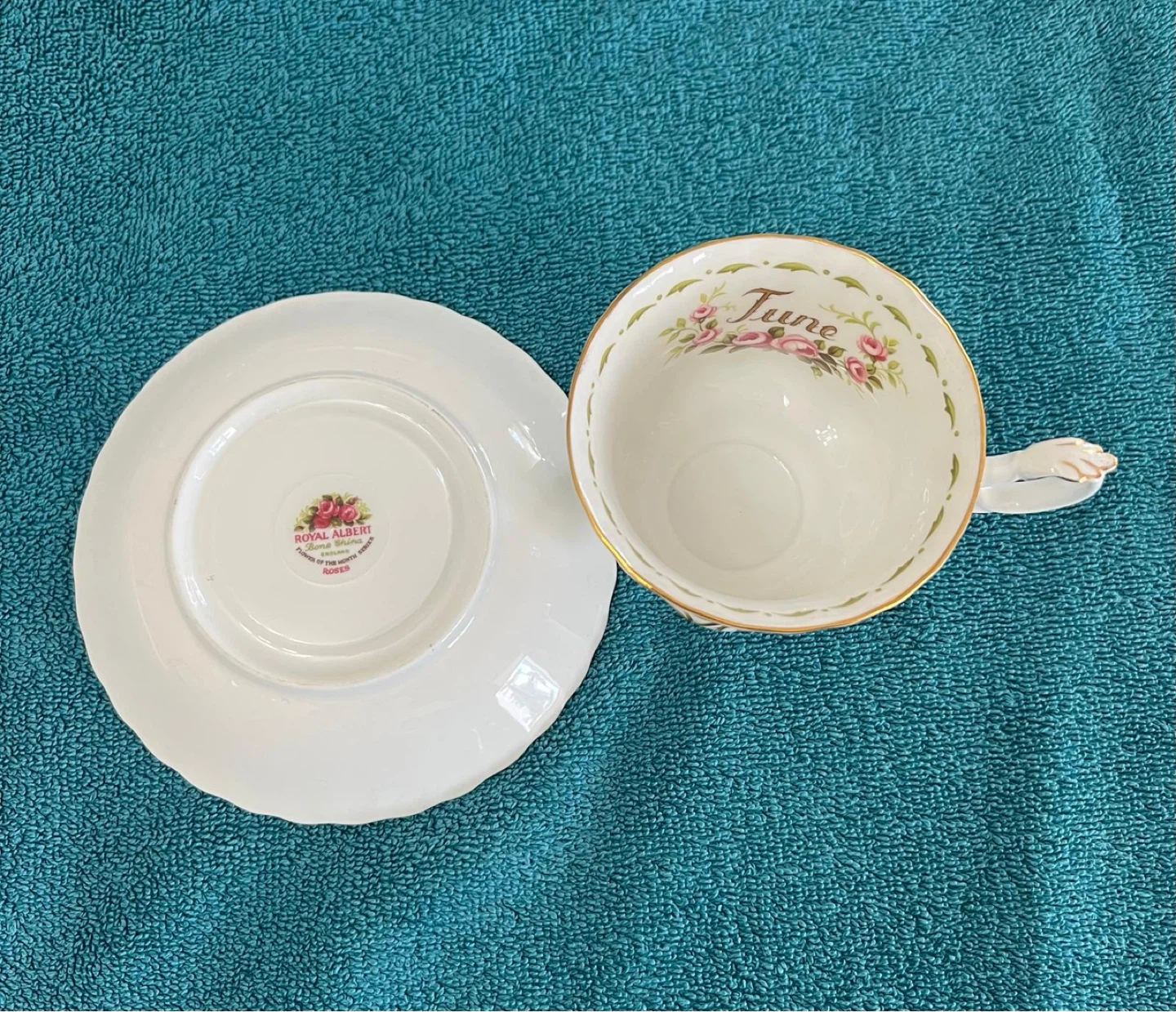 Royal Albert Flower of the Month June Teacup and Saucer (G03) - photo 2