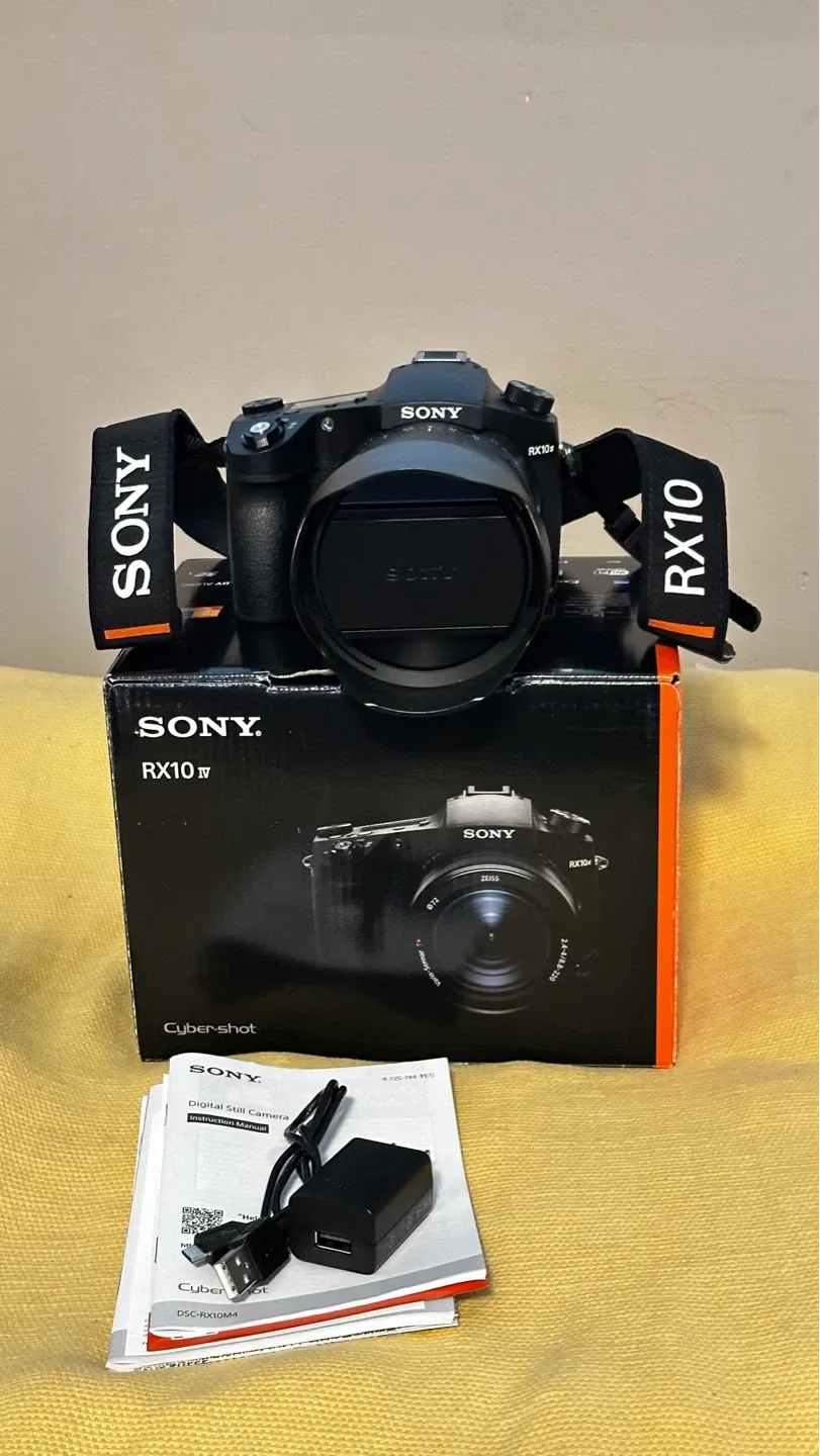 Sony RX10 IV with 0.03s. AF/25x optical zoom - photo 2