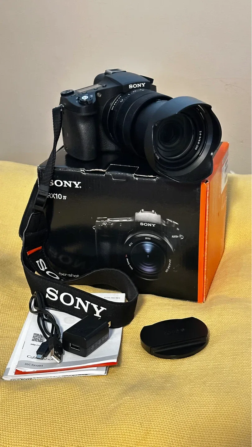 Sony RX10 IV with 0.03s. AF/25x optical zoom - photo 4
