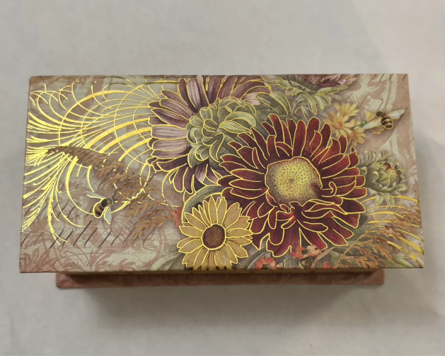 🌱NEW Bees & Floral Music Box w Pumpkin Pie Soap - photo 5