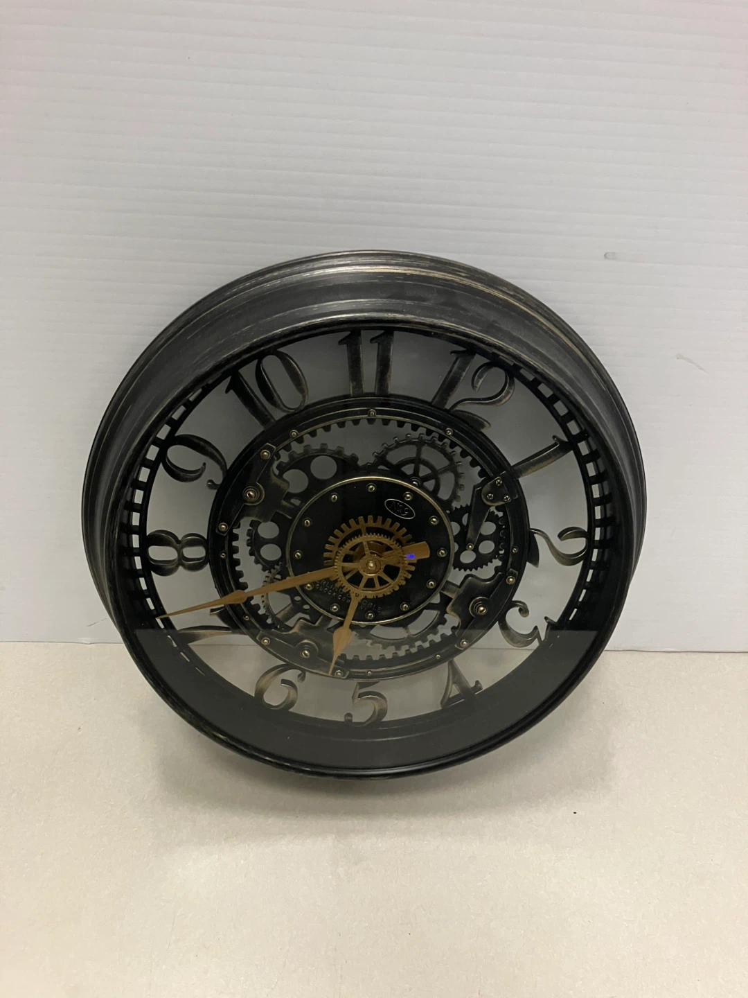 Hometrends Wall Clock