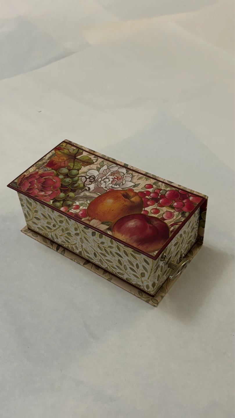 🌱NEW l Fruit & Floral Music Box w Cranberry Soap