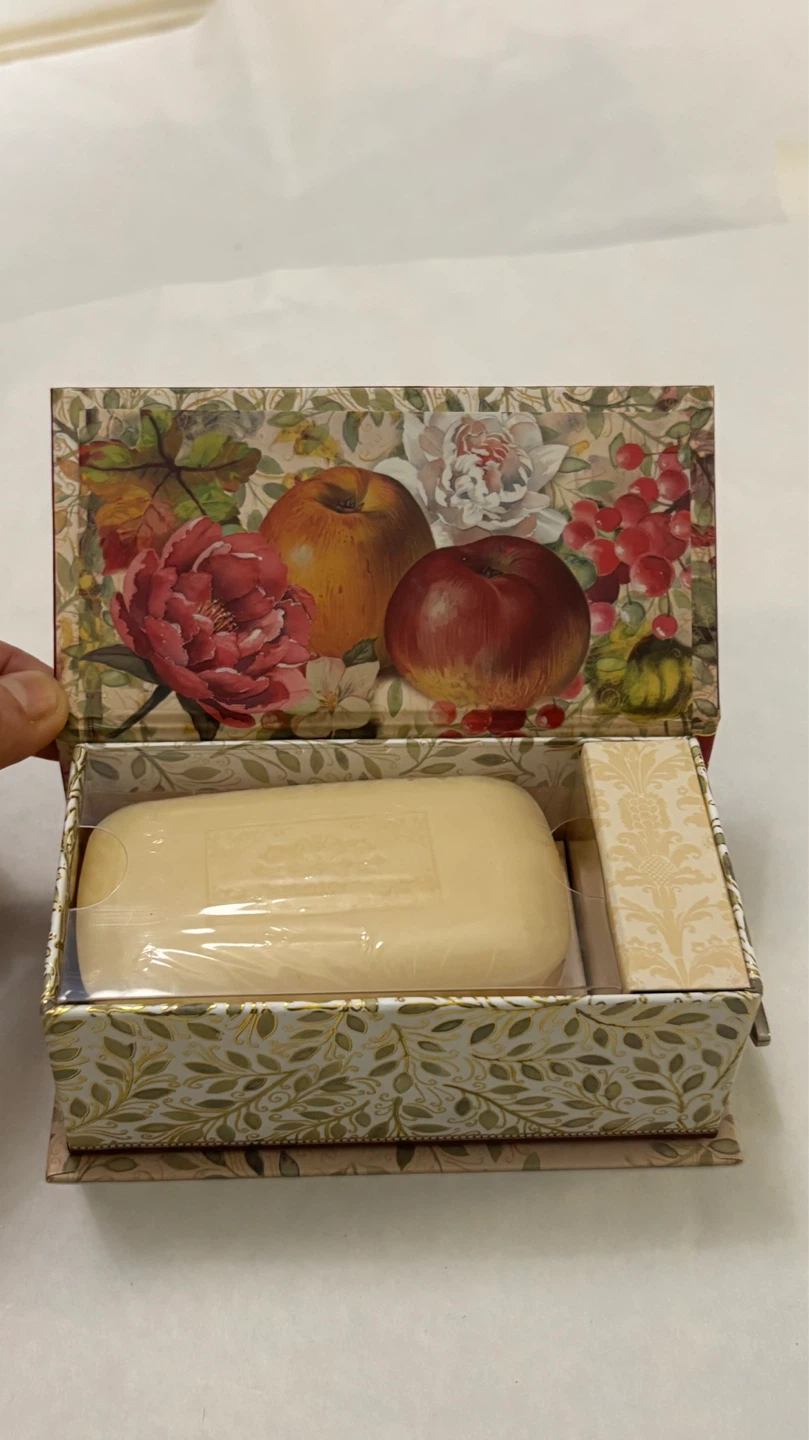 🌱NEW l Fruit & Floral Music Box w Cranberry Soap - photo 2