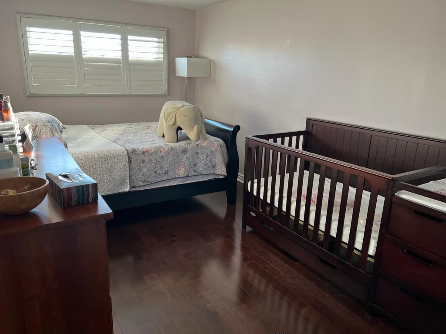 Graco Convertible Crib and Changer with Drawers - photo 2