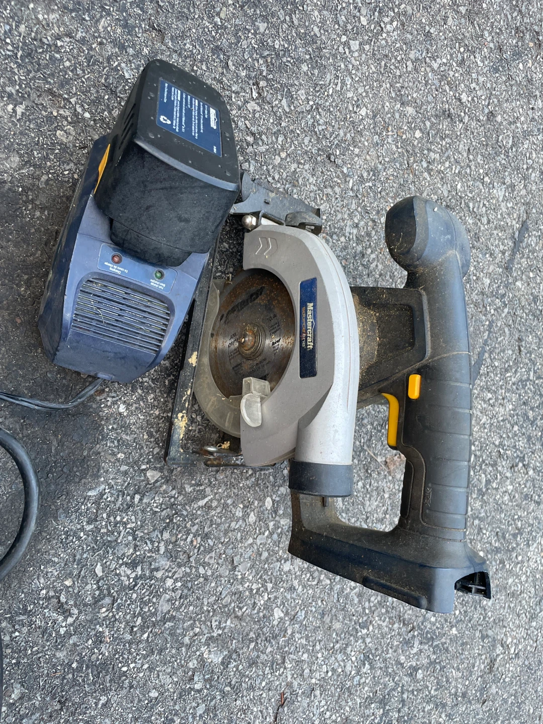 Mastercraft Circular Saw with Battery Charger