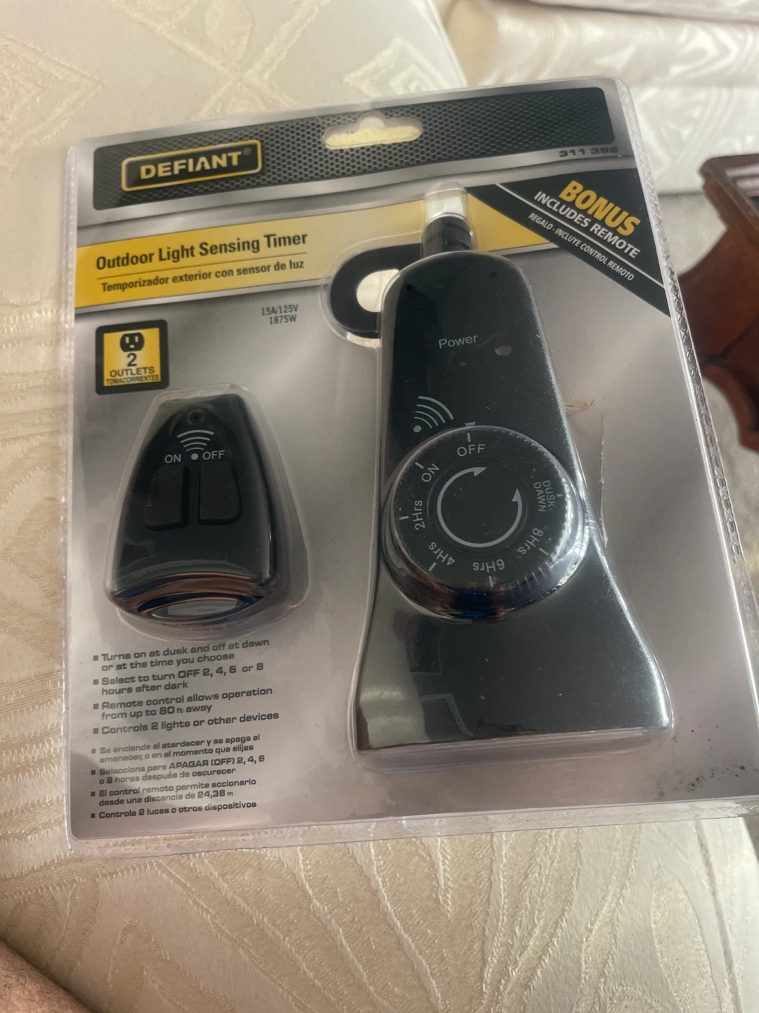 Defiant Outdoor Light Sensing Timer with Remote
