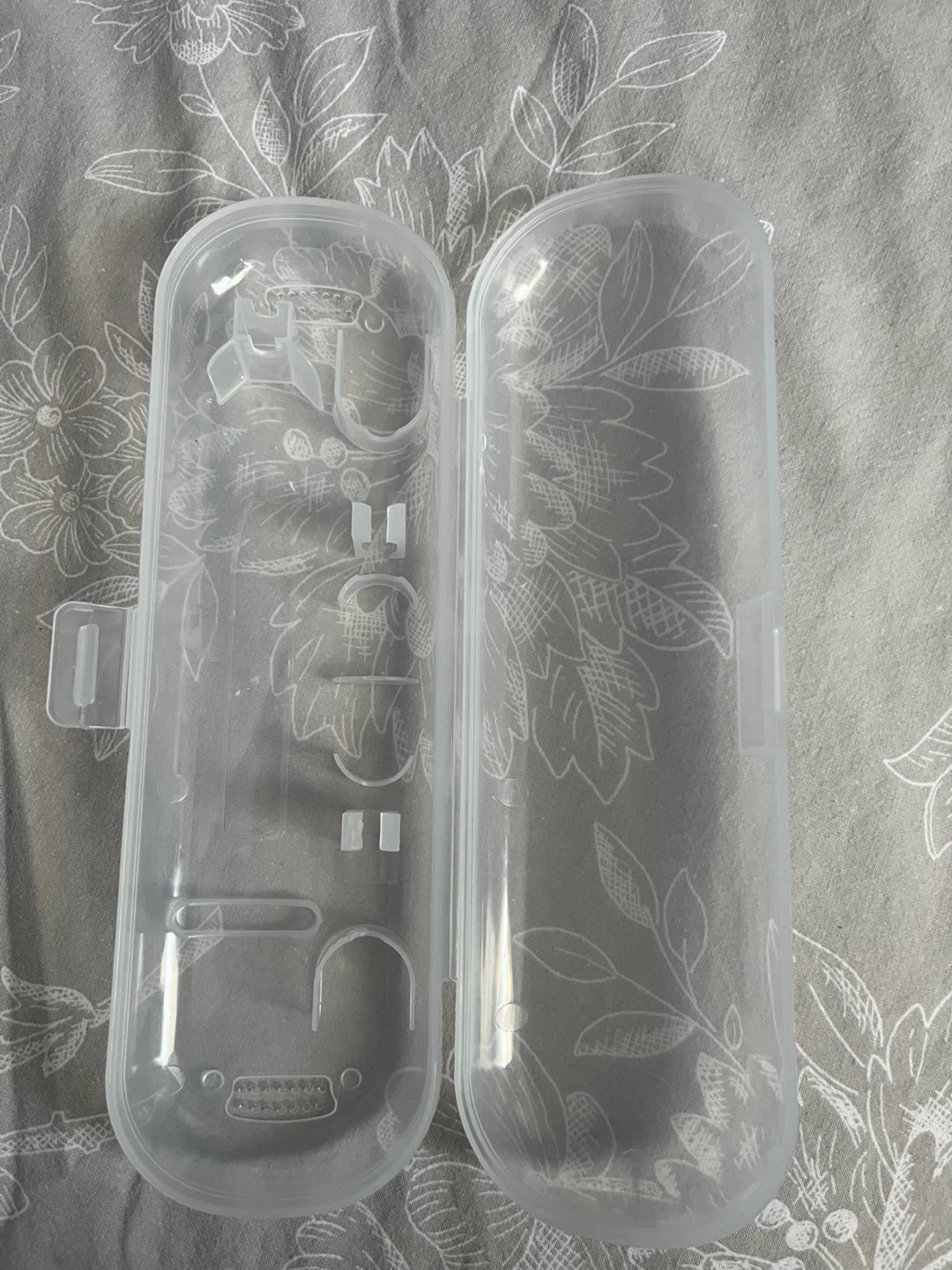 Oral b electric toothbrush , brush heads ,cover &  case - photo 3