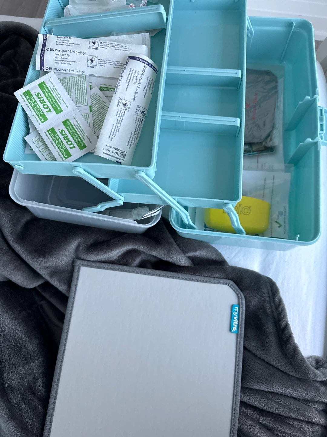 IVF kit / first aid kit