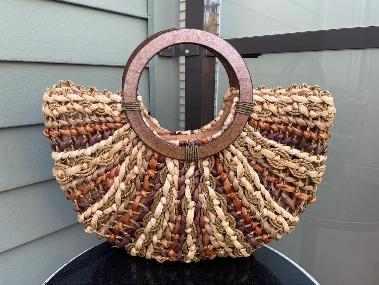 Woven Strombo handbag wooden ring beach purse - photo 4