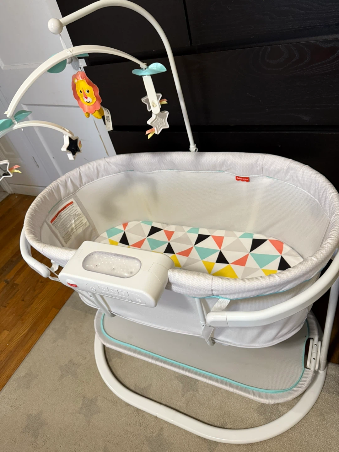 Fisher-Price Soothing Motions Bassinet - photo 4