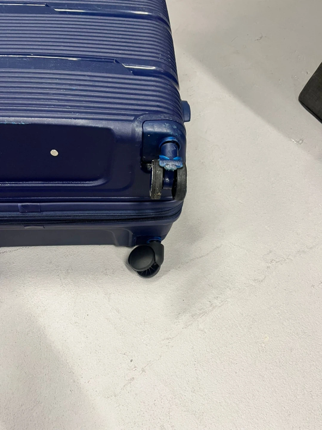 Blue Hardside Spinner Luggage - photo 5