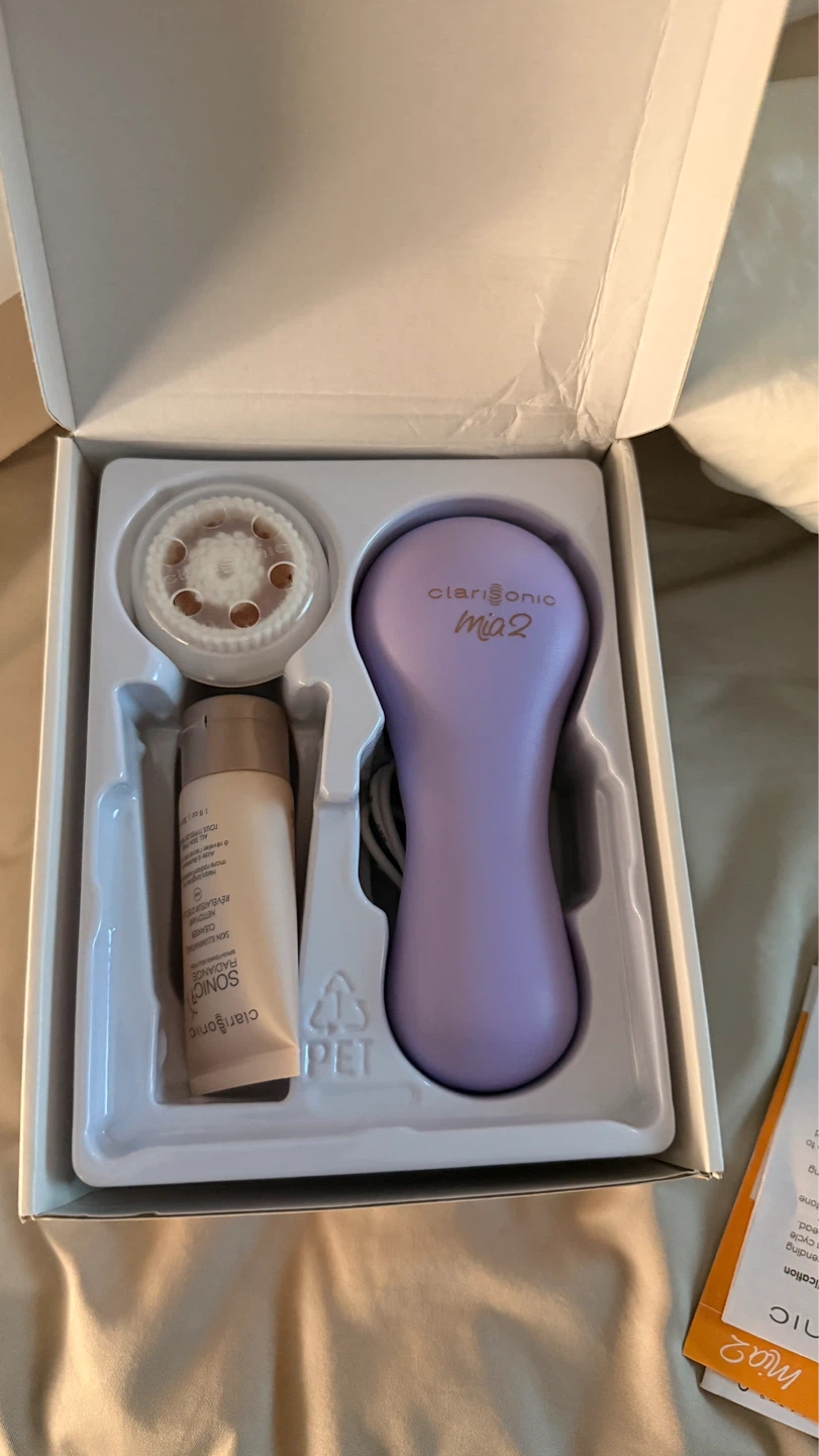 Clarisonic Mia 2 Facial Cleansing Device with Radiance Cleanser