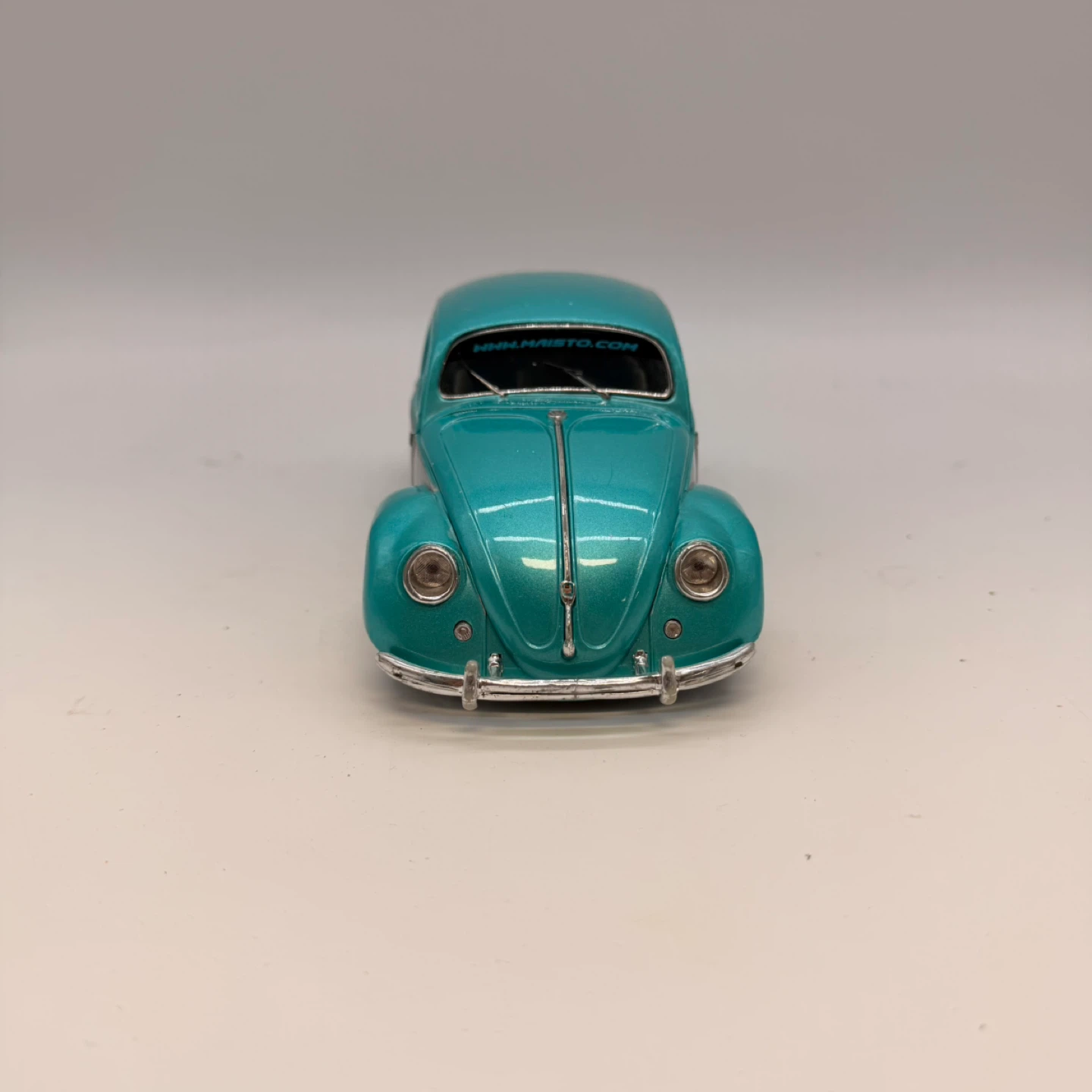Maisto 1:18 Scale Volkswagen Beetle Diecast Model Car - photo 4