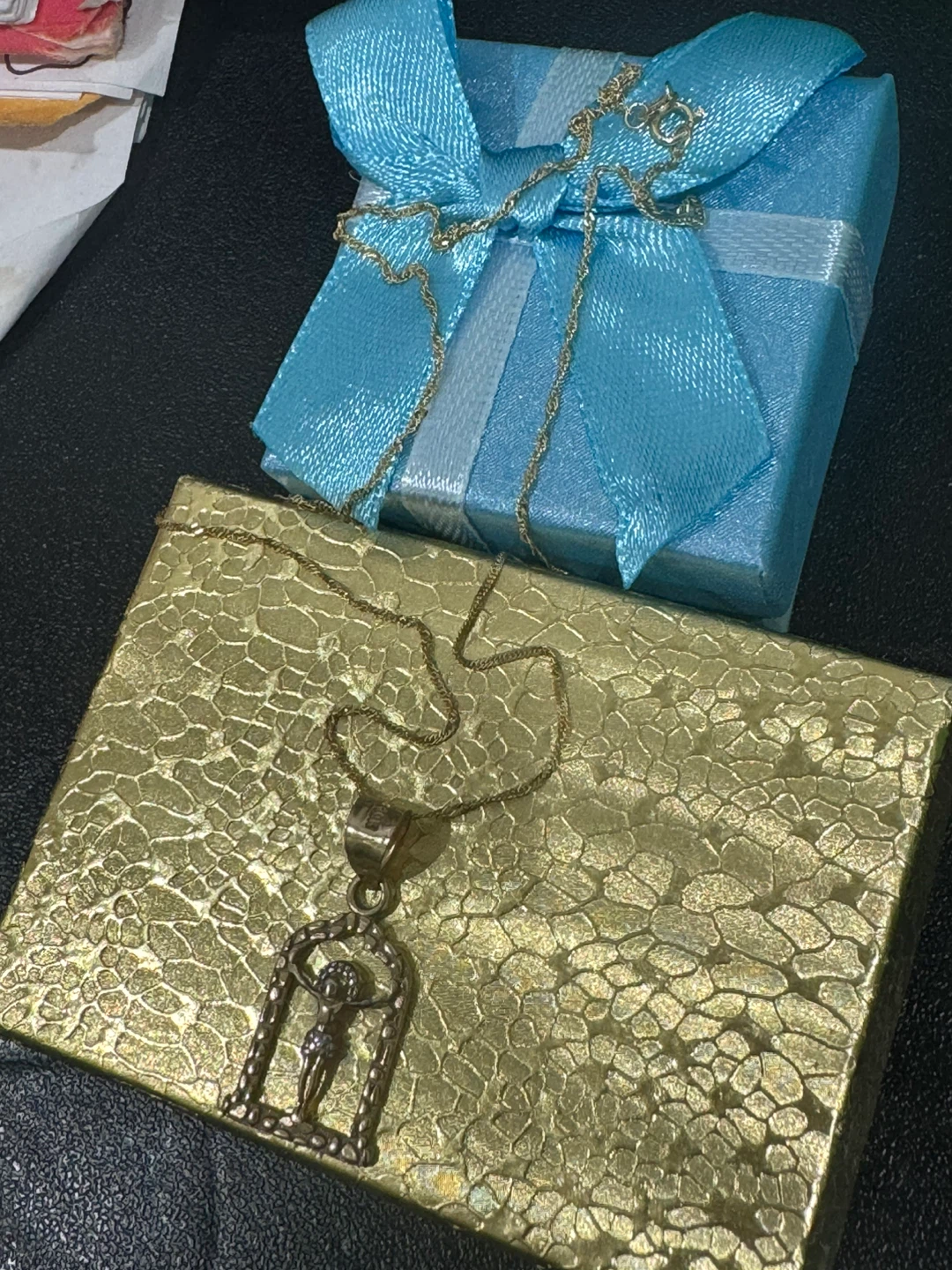 Se vende cadenas y punsera de oro 10k