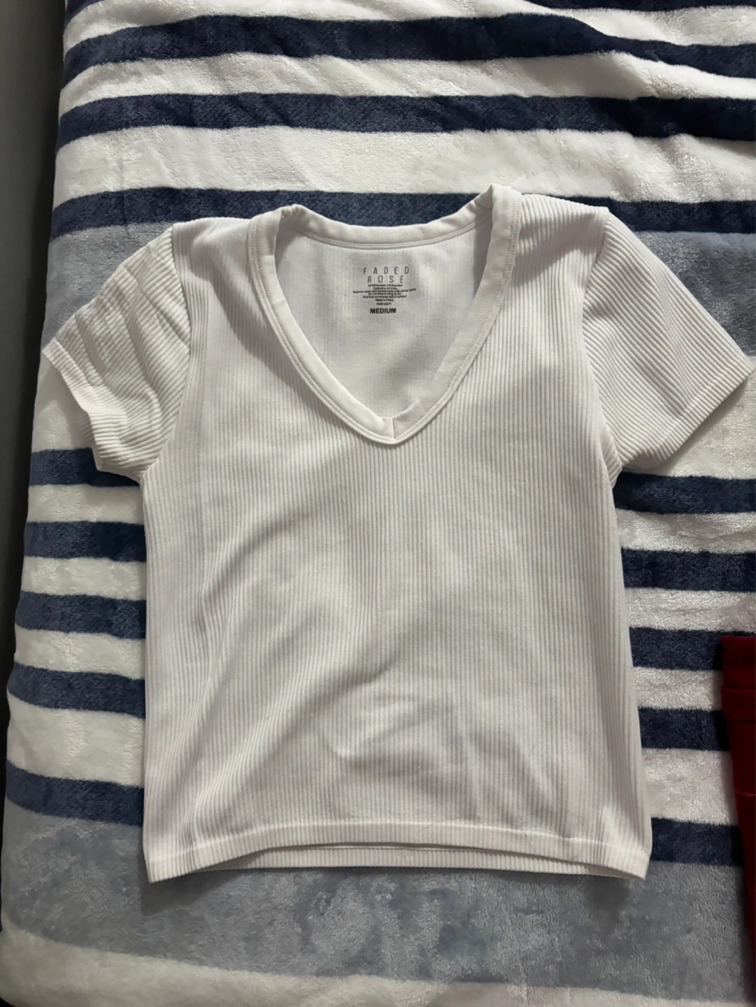 White Ribbed V-Neck T-Shirt - Medium