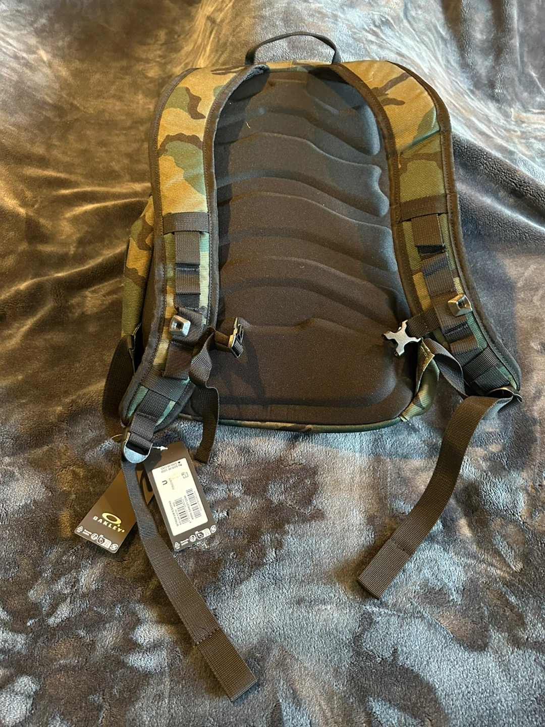 Oakley Camo Backpack - photo 2