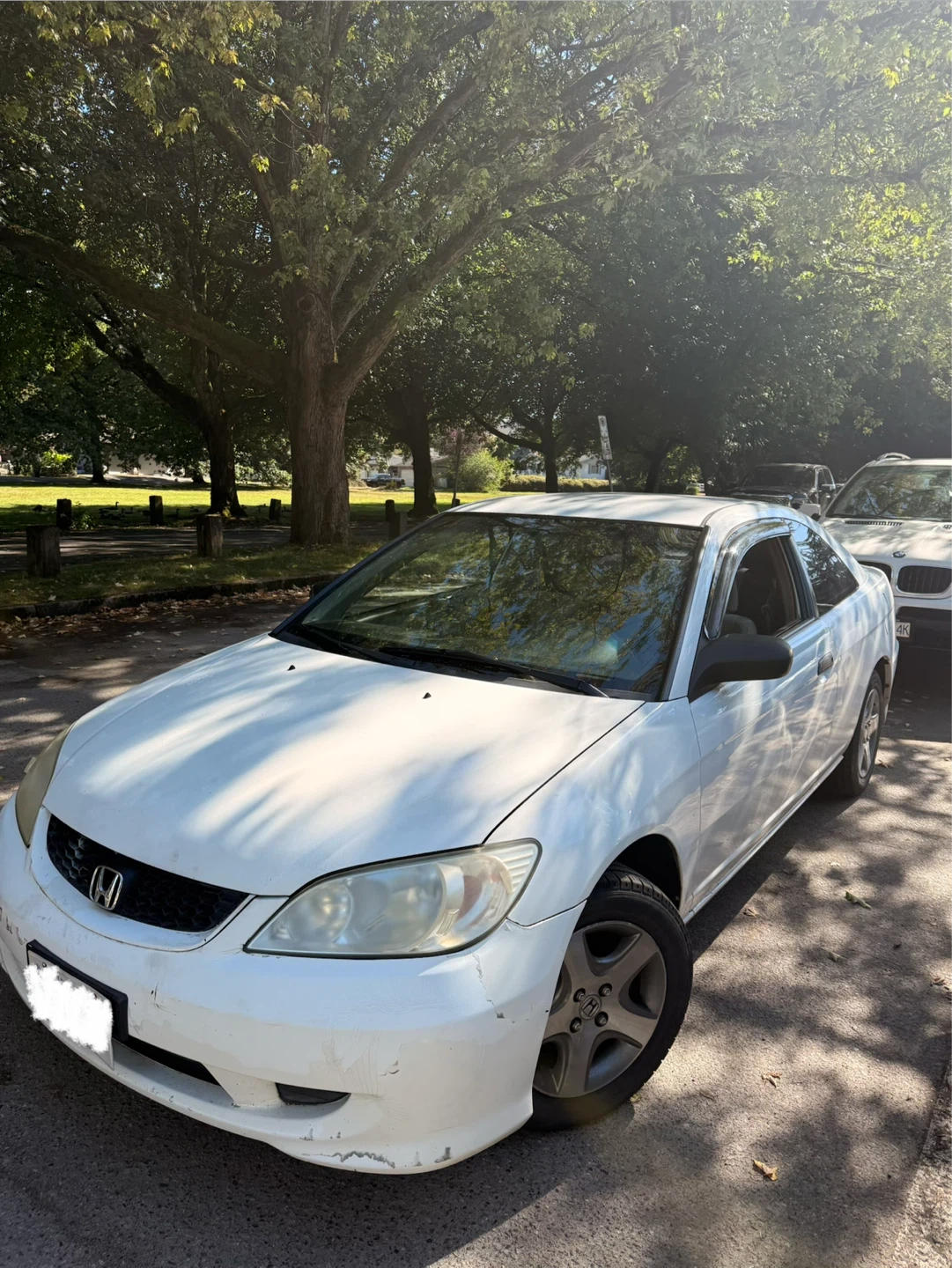 White Honda Civic Coupe 2004