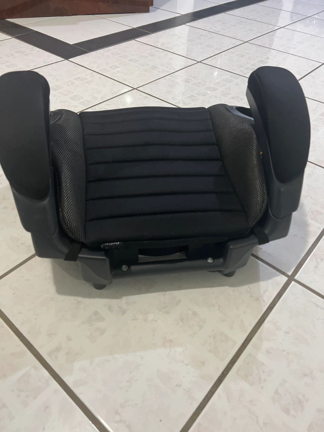 Chicco GoFit Booster Car Seat - photo 2