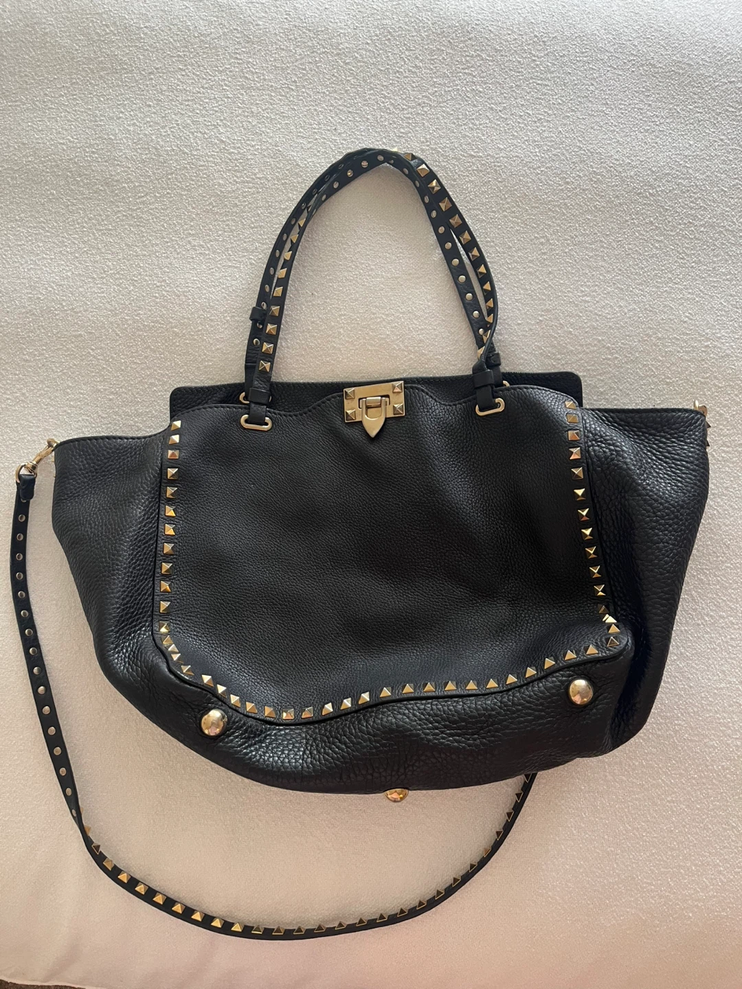 Valentino Garavani Rockstud Leather Shoulder Bag - photo 4