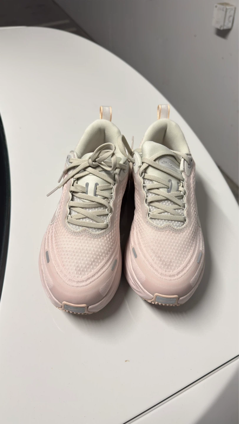 Nike Vomero Plus Running Shoes | Size 7.5 - photo 2