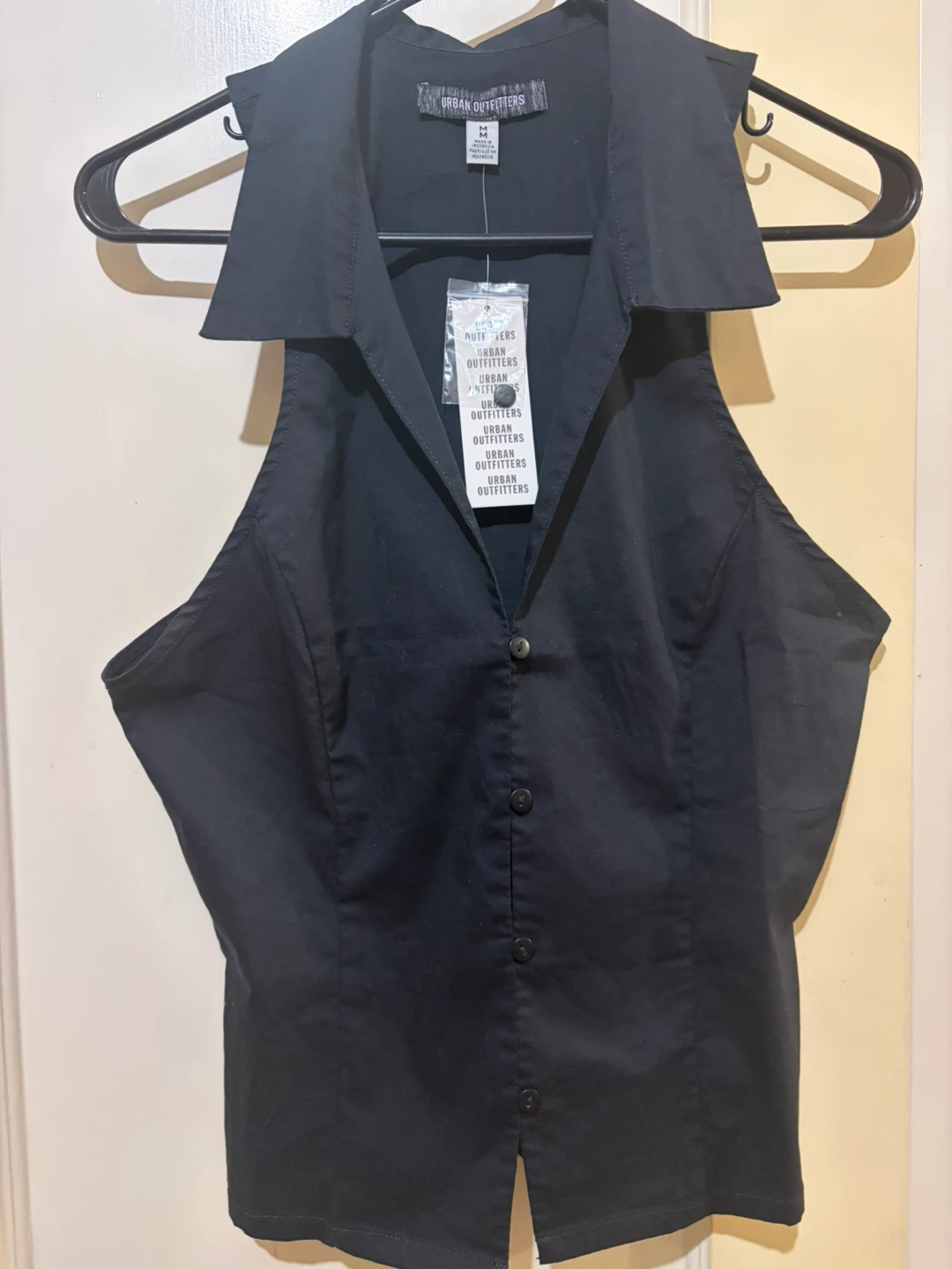 Urban Outfitters Black Sleeveless  Button-Up Top - Size M - photo 2