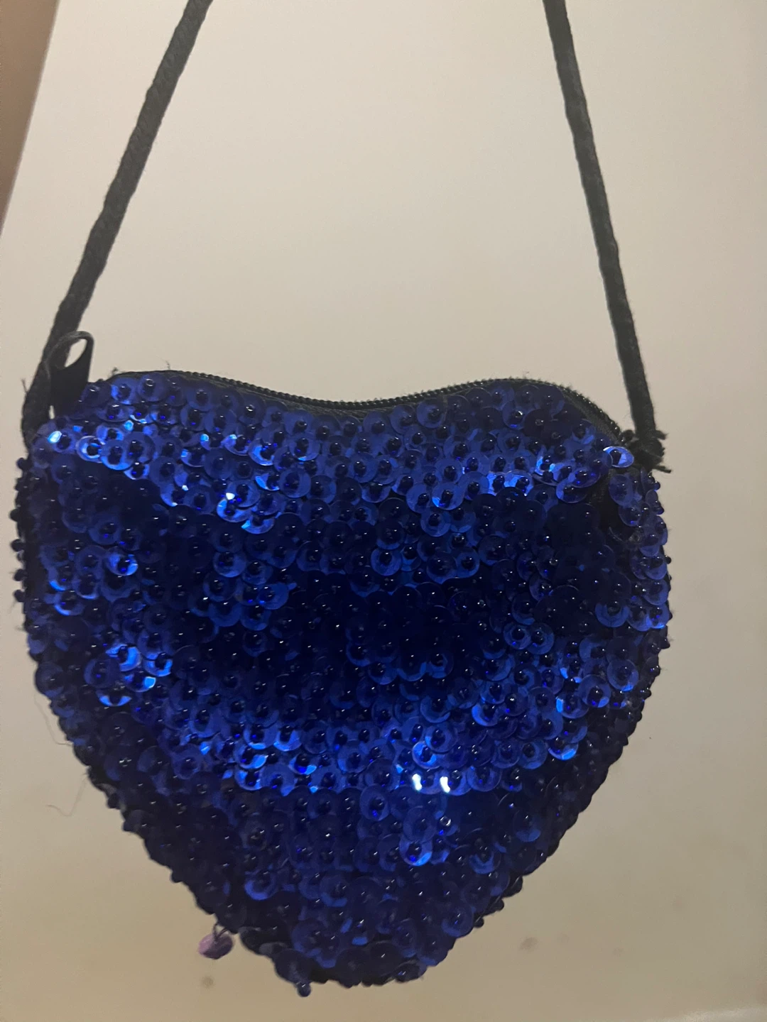 Heart-shaped blue sequin purse