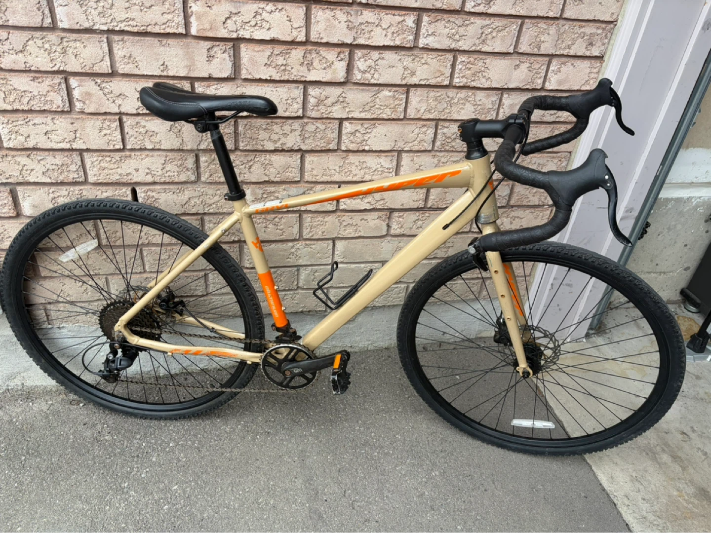 Hyper Gravel Bike Medium Size