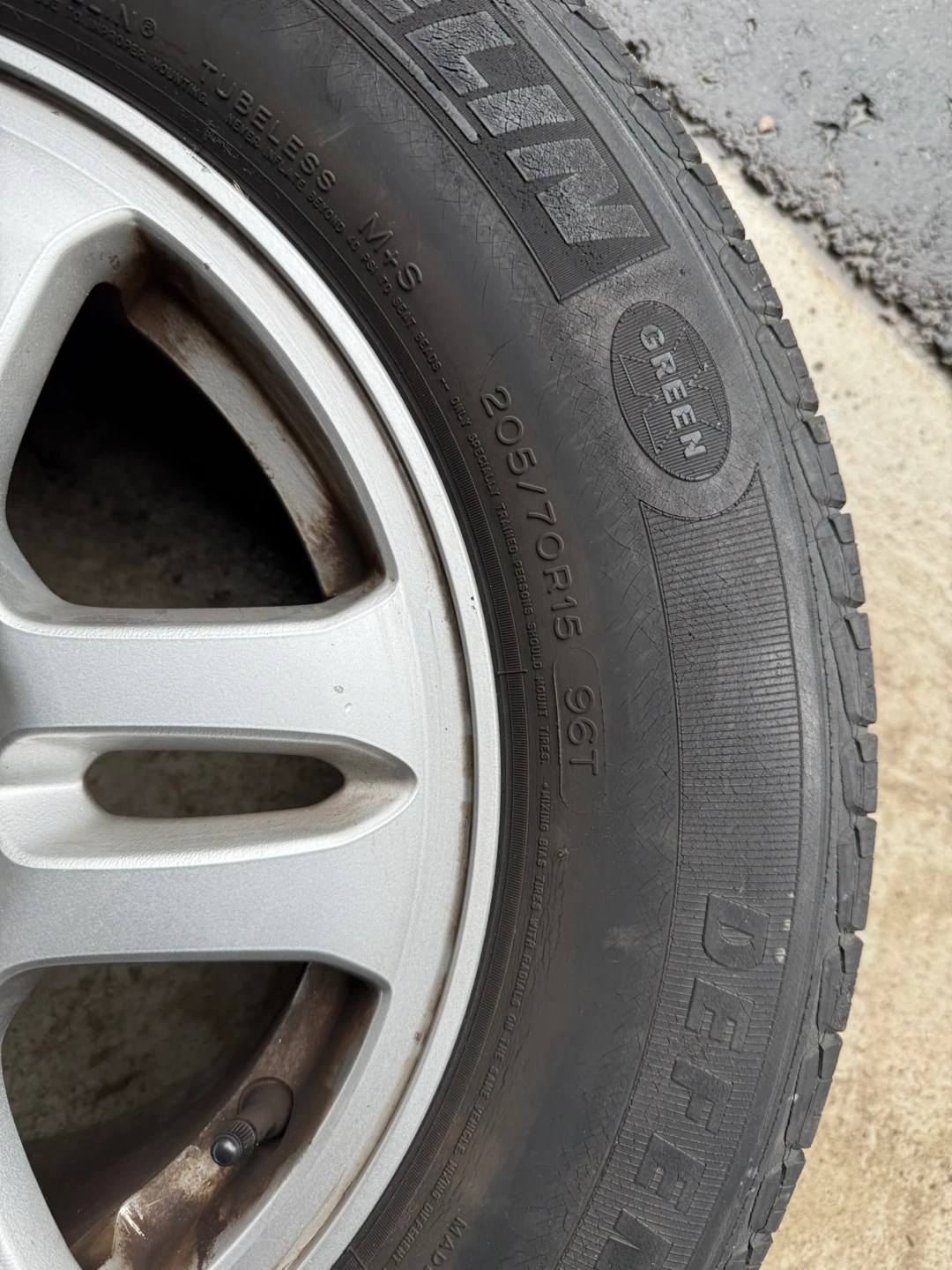 Michelin Defender 205/70R15 96T Tire with Honda Rim - photo 5