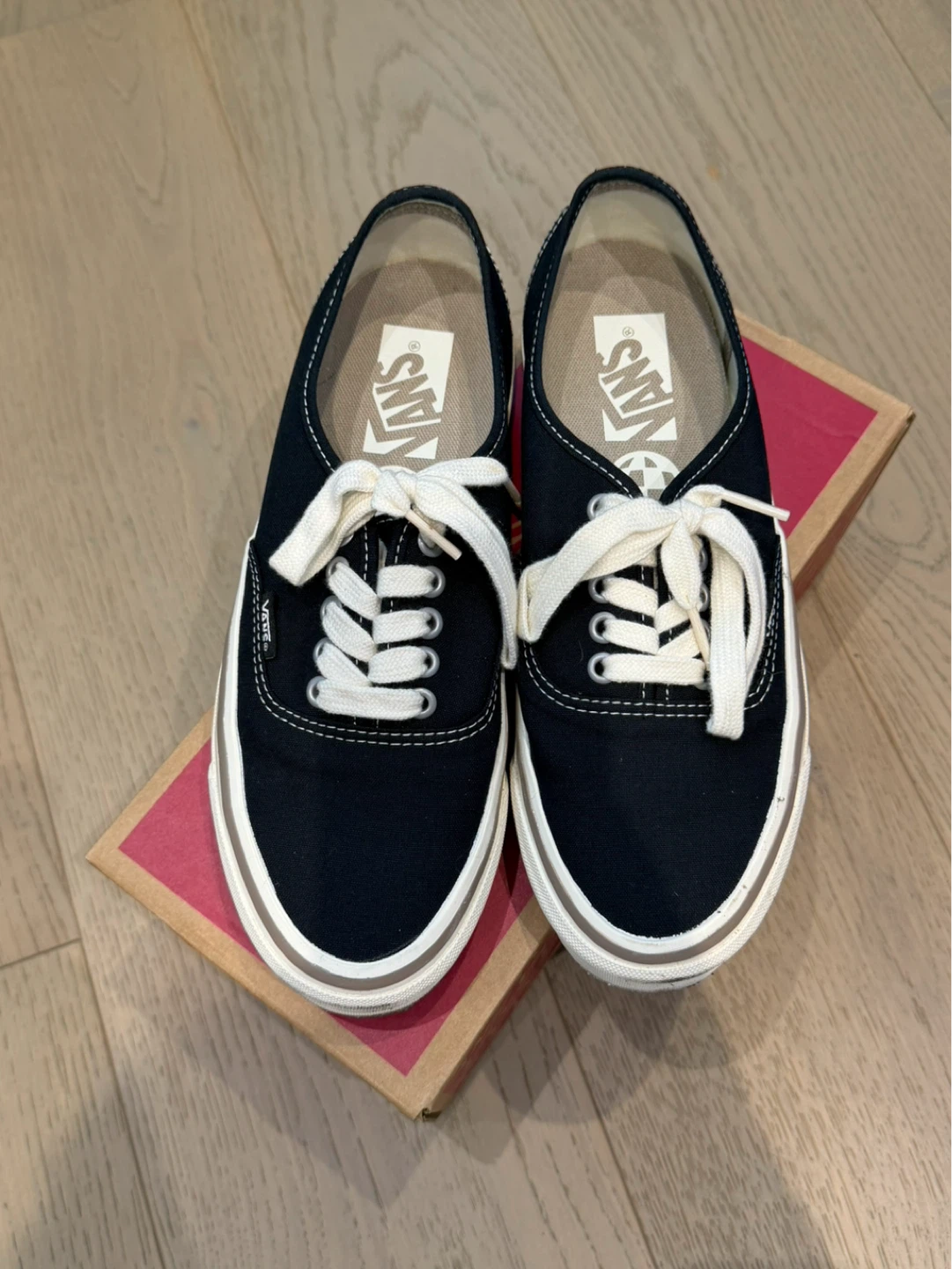Vans Authentic Low Top Shoes - Black/Off-White