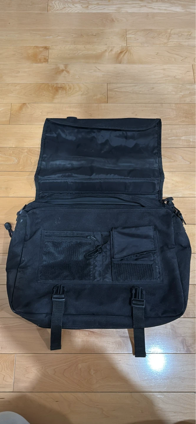 Black Deloitte Messenger Bag - photo 2
