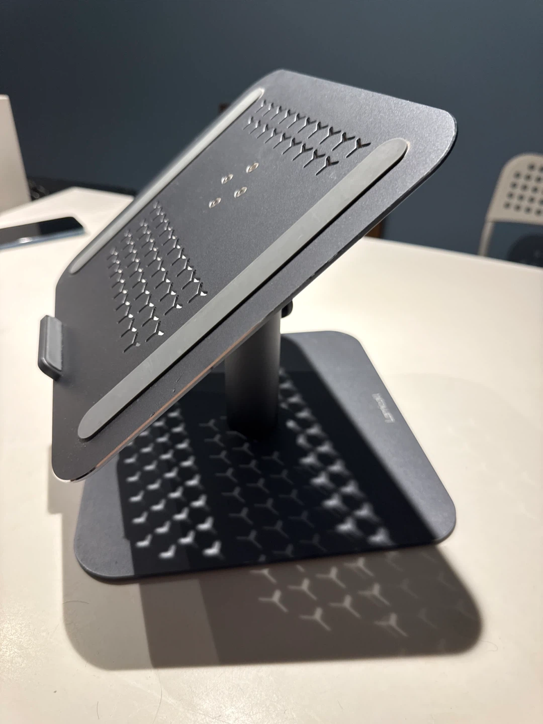 Lamicall Adjustable Laptop Stand - photo 2