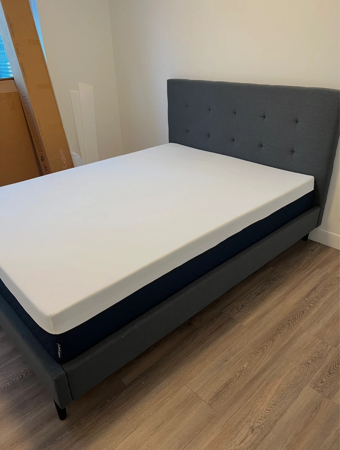 Silk & Snow Upholstered Bed Frame - photo 3
