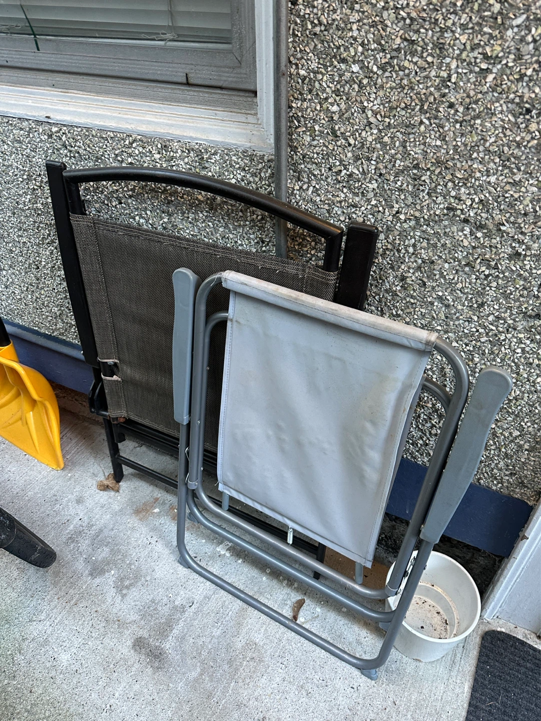 Folding Camp/Beach Chairs (2)