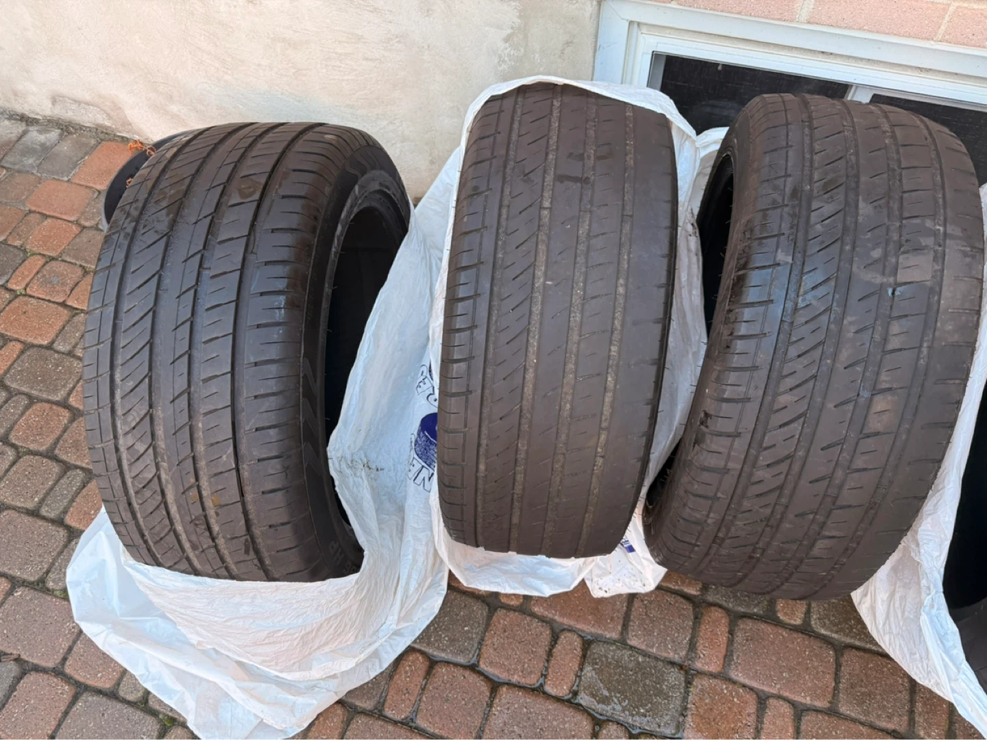 Pirelli Ecovision Tires - Set of 275 /45/r 20 - photo 3