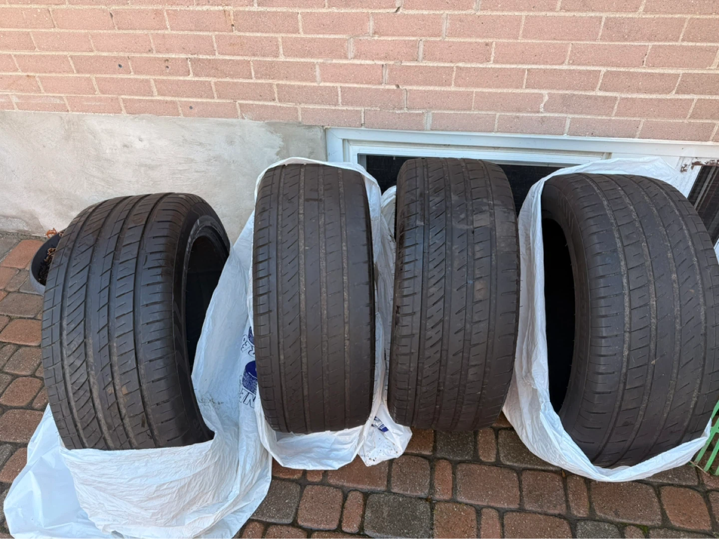 Pirelli Ecovision Tires - Set of 275 /45/r 20