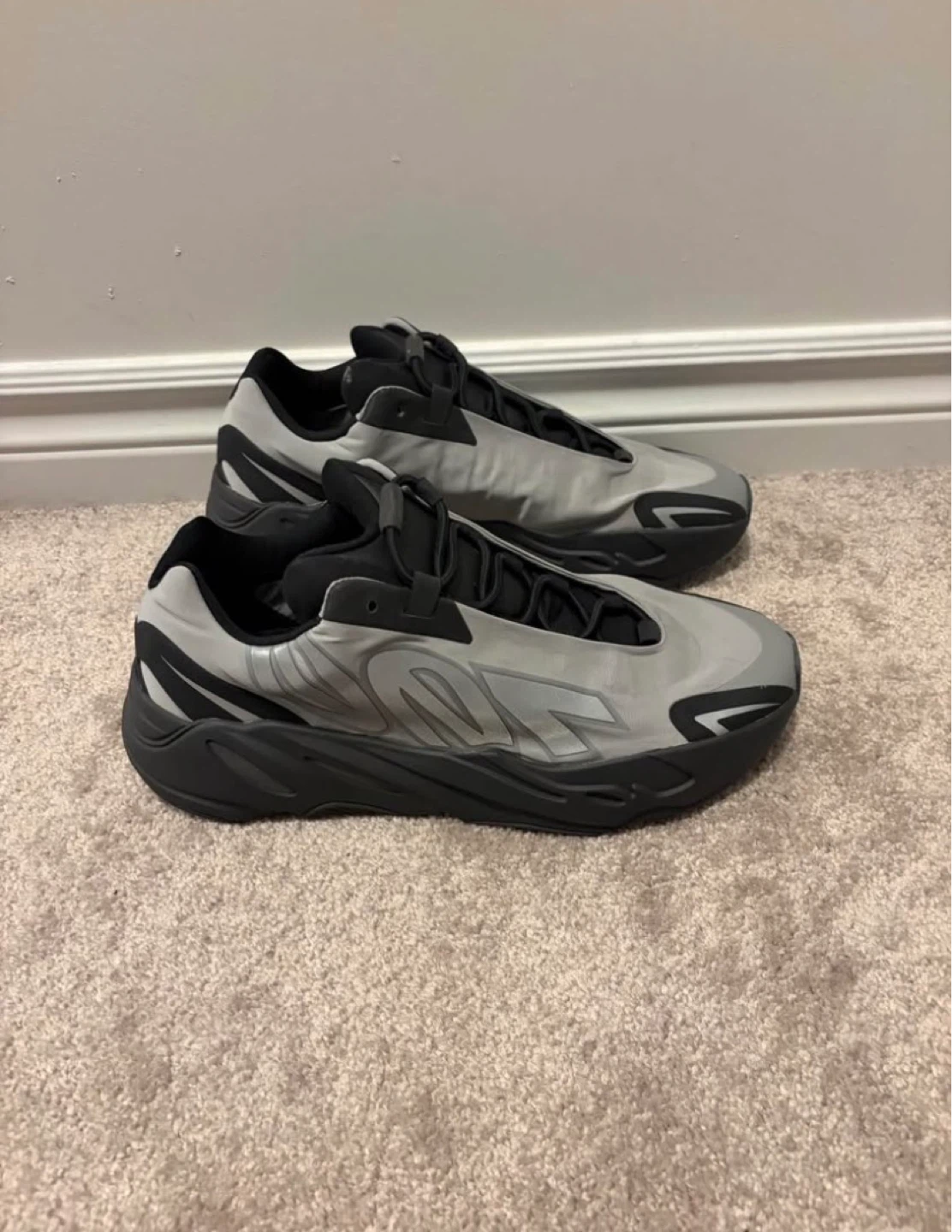 Adidas Yeezy 700 mnvn - photo 4