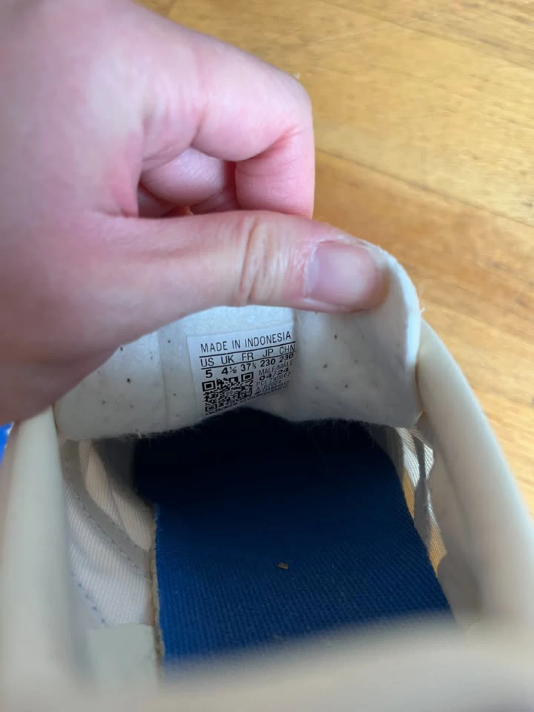 Adidas Gazelle - Off White Clear Sky Colorway - photo 4