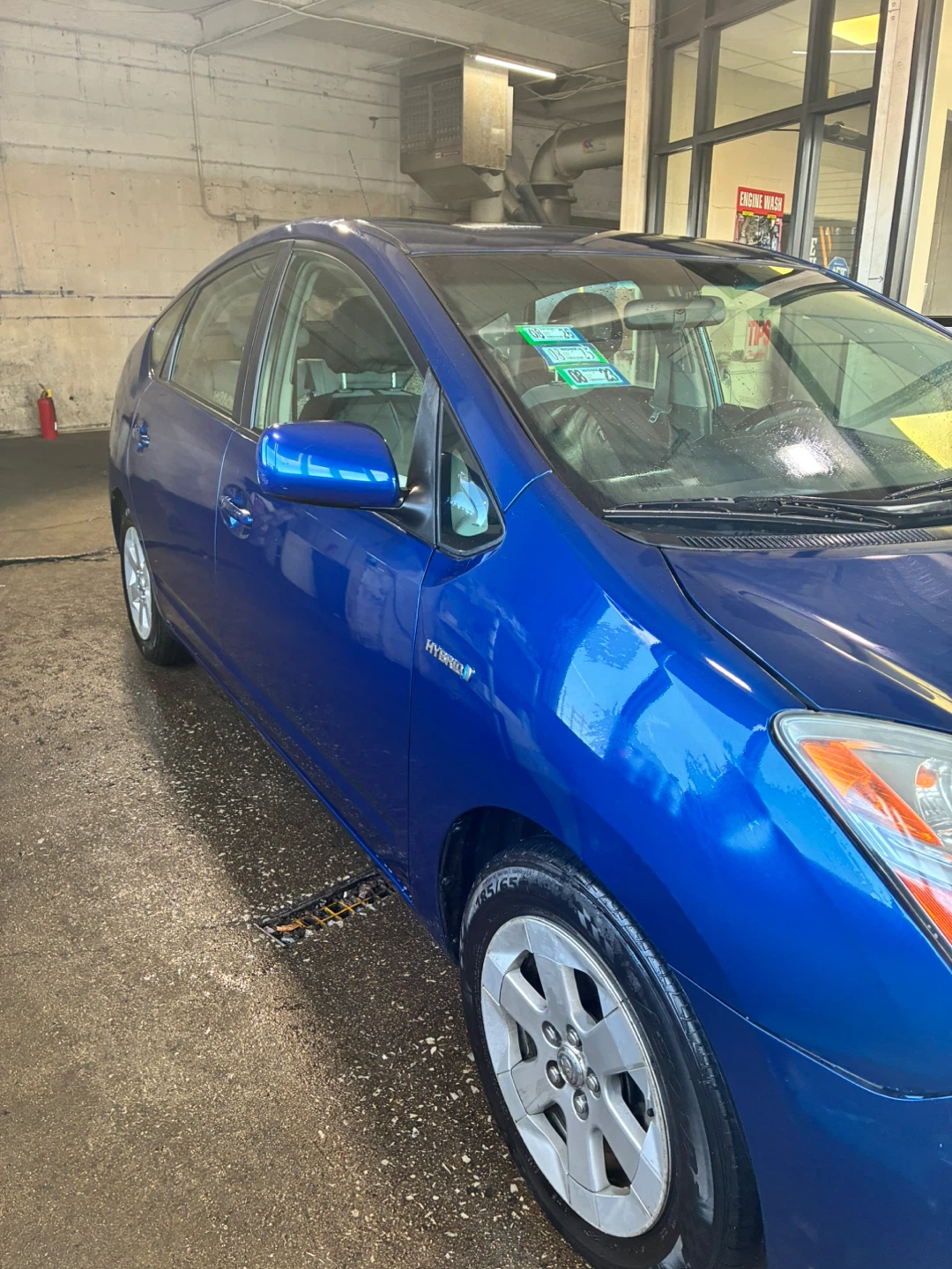 Blue Toyota Prius Hybrid - photo 3