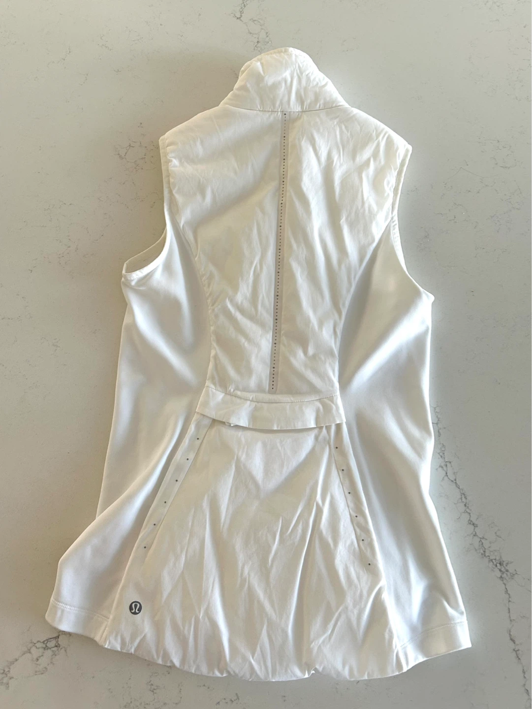 Lululemon White Puffer Vest size 4 - photo 3