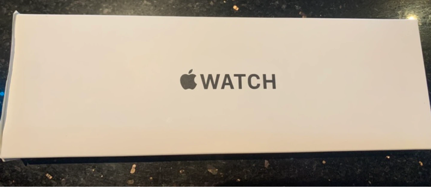 *NEW* Apple Watch SE (2nd Gen) 40mm Starlight Aluminum GPS