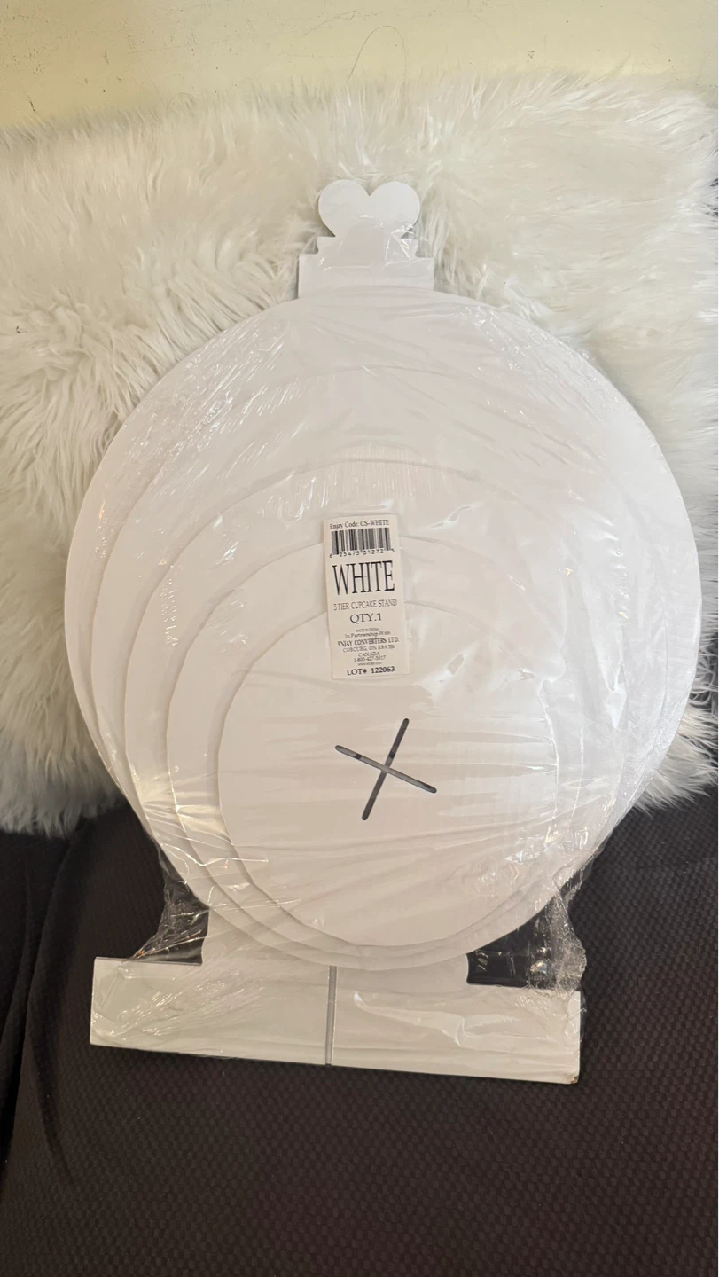 White Cake Stand