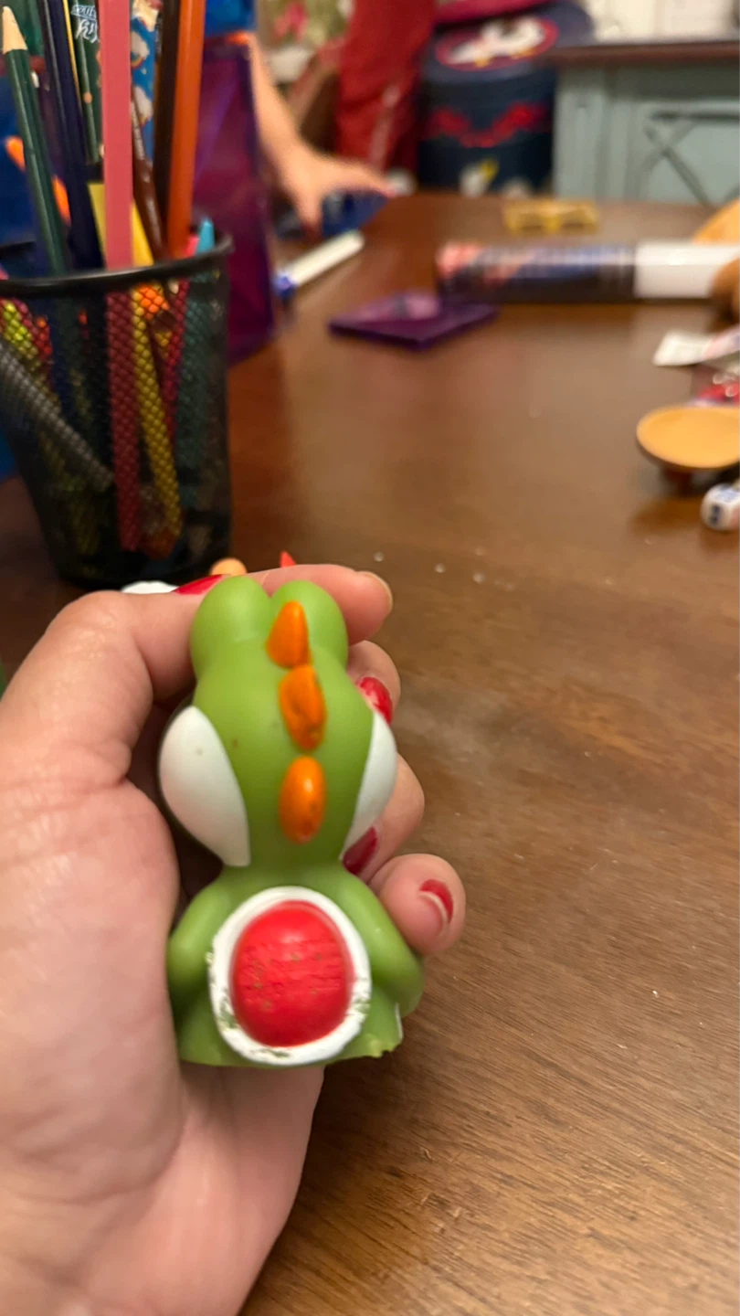 Nintendo Mario, Luigi, and Yoshi Figurines fingers - photo 3