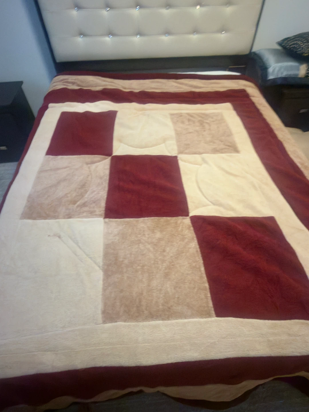 Maroon and Tan Quilted  king size Blanket - photo 2