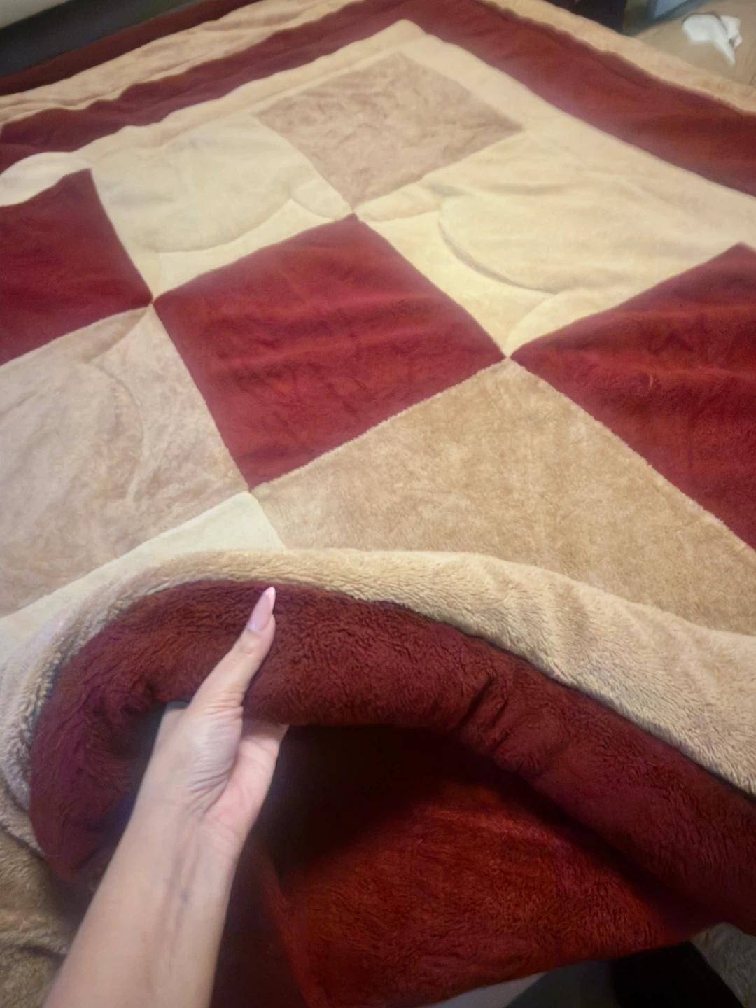 Maroon and Tan Quilted  king size Blanket - photo 3