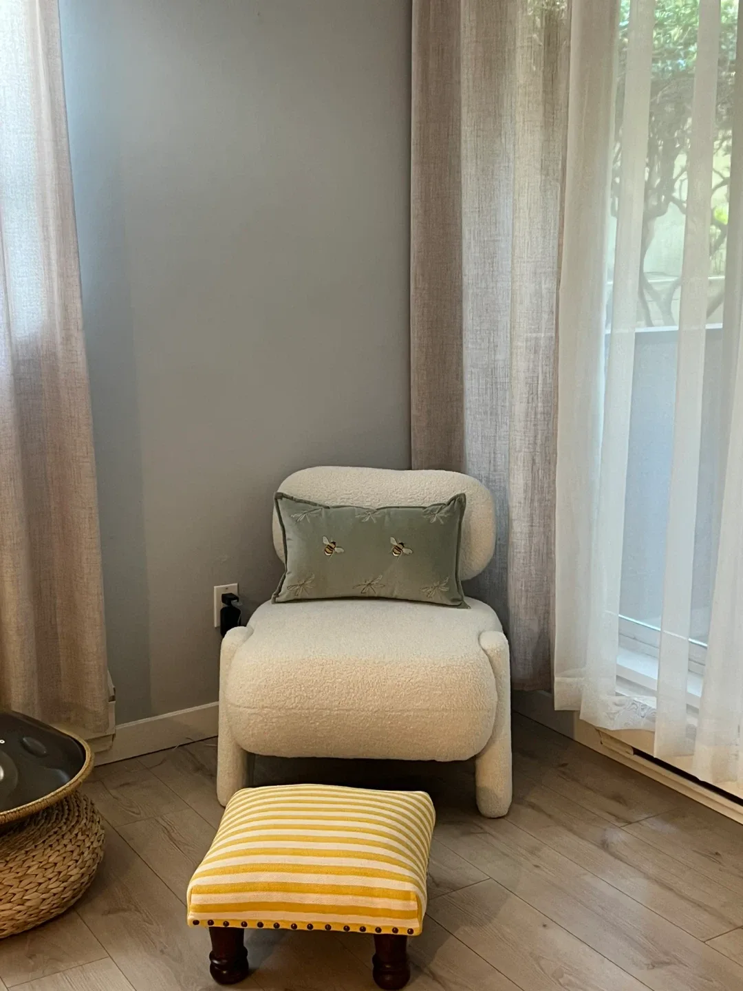 Cream Bouclé Accent Chair - photo 2