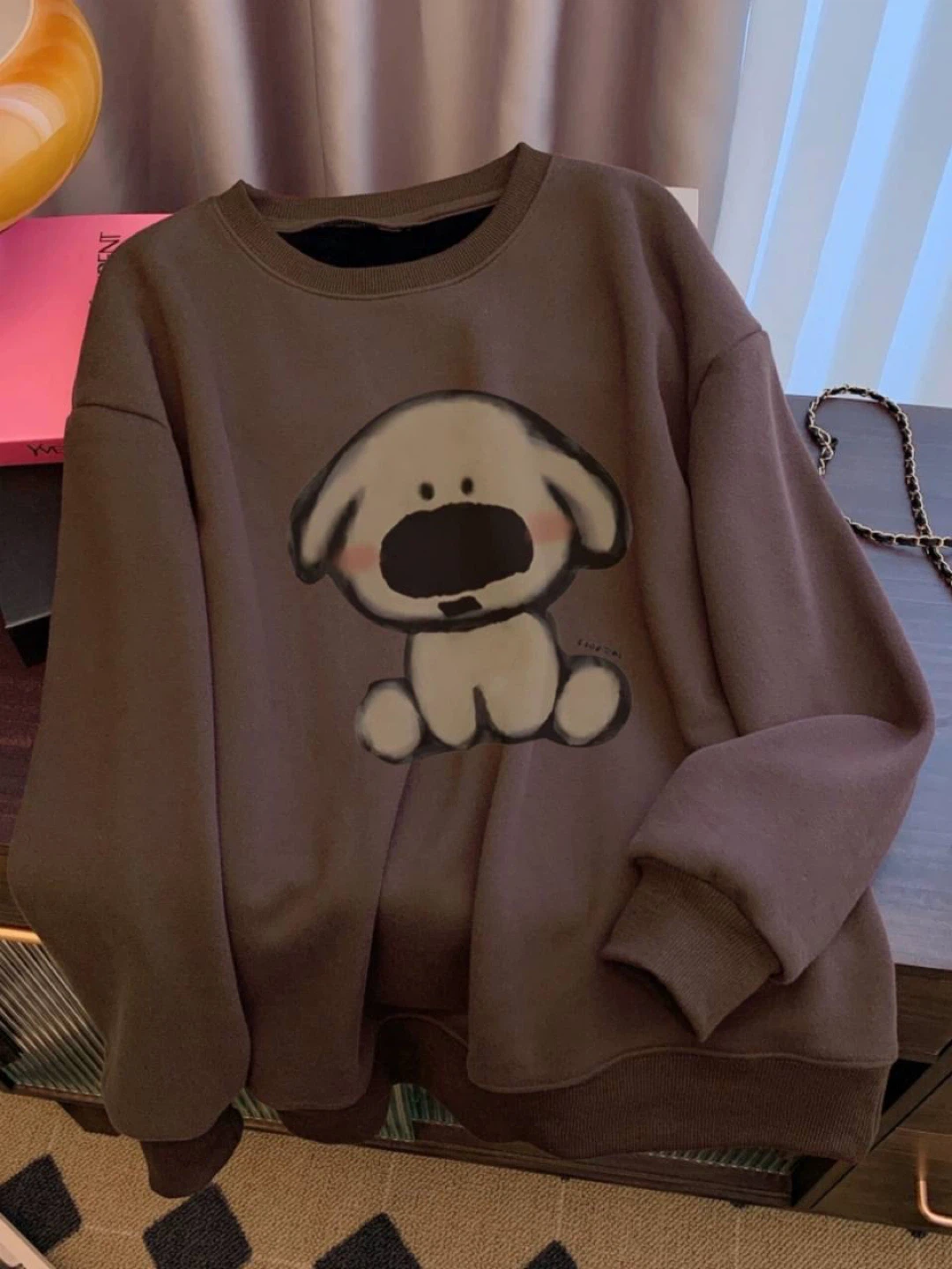 Brown Dog Graphic Sweatshirt size: medium - photo 3